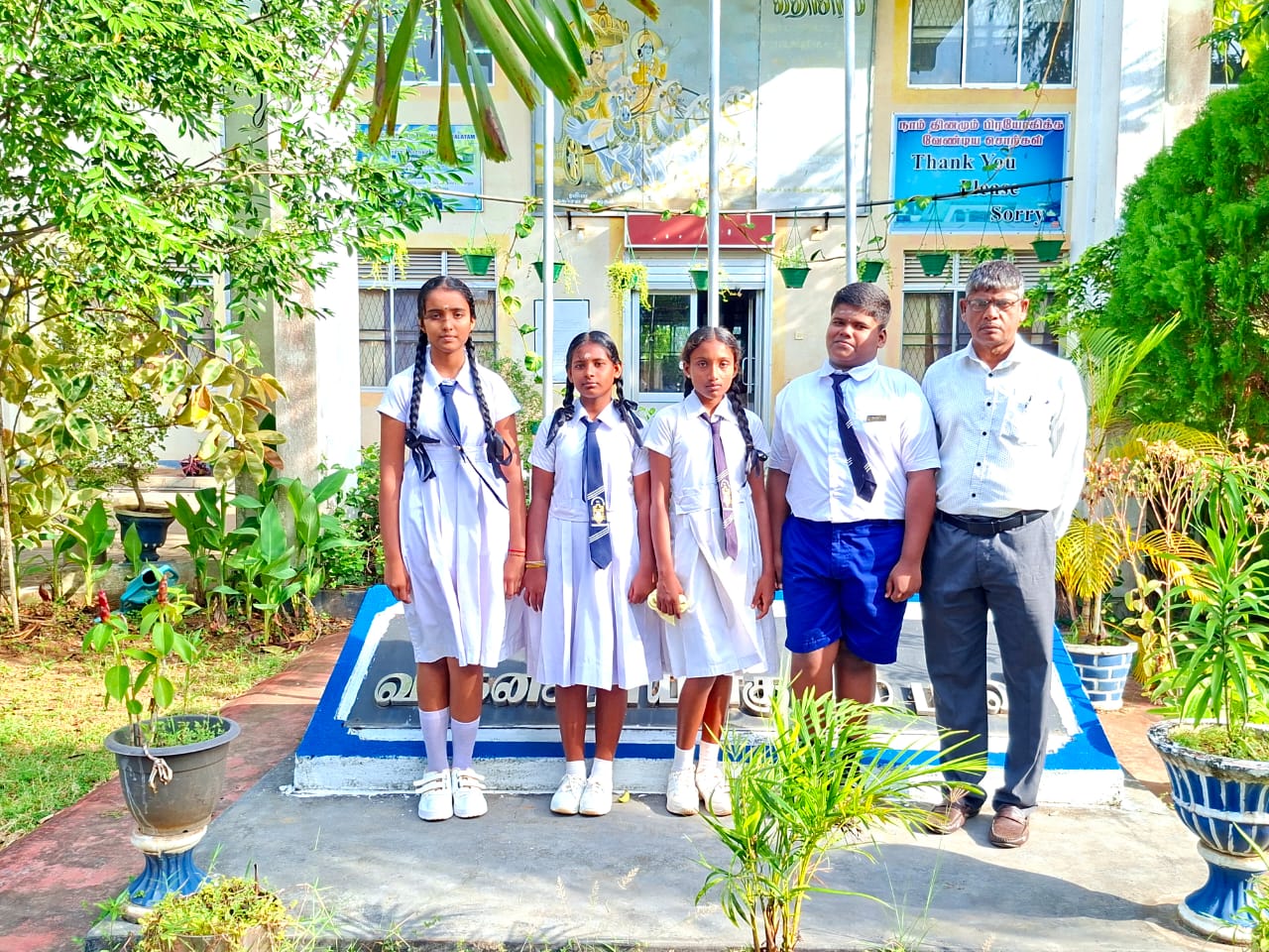 எமது பாடசாலை மாணவர்கள் வலயமட்ட தமிழ்தின போட்டியில் வெற்றிபெற்று மாகாணம்ட்த்திற்குத் தெரிவாகியுள்ளனர்